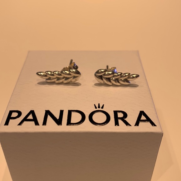 Pandora earrings - Picture 1 of 3